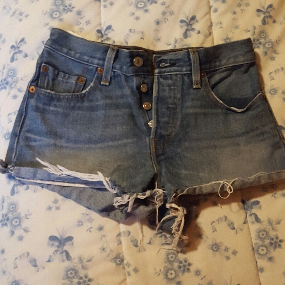 LEVIS 501 Cutoff Shorts 24